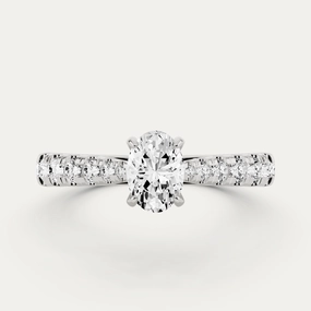 1 ctw Oval Diamond Graduated Side Stone Engagement Ring Shiny Details