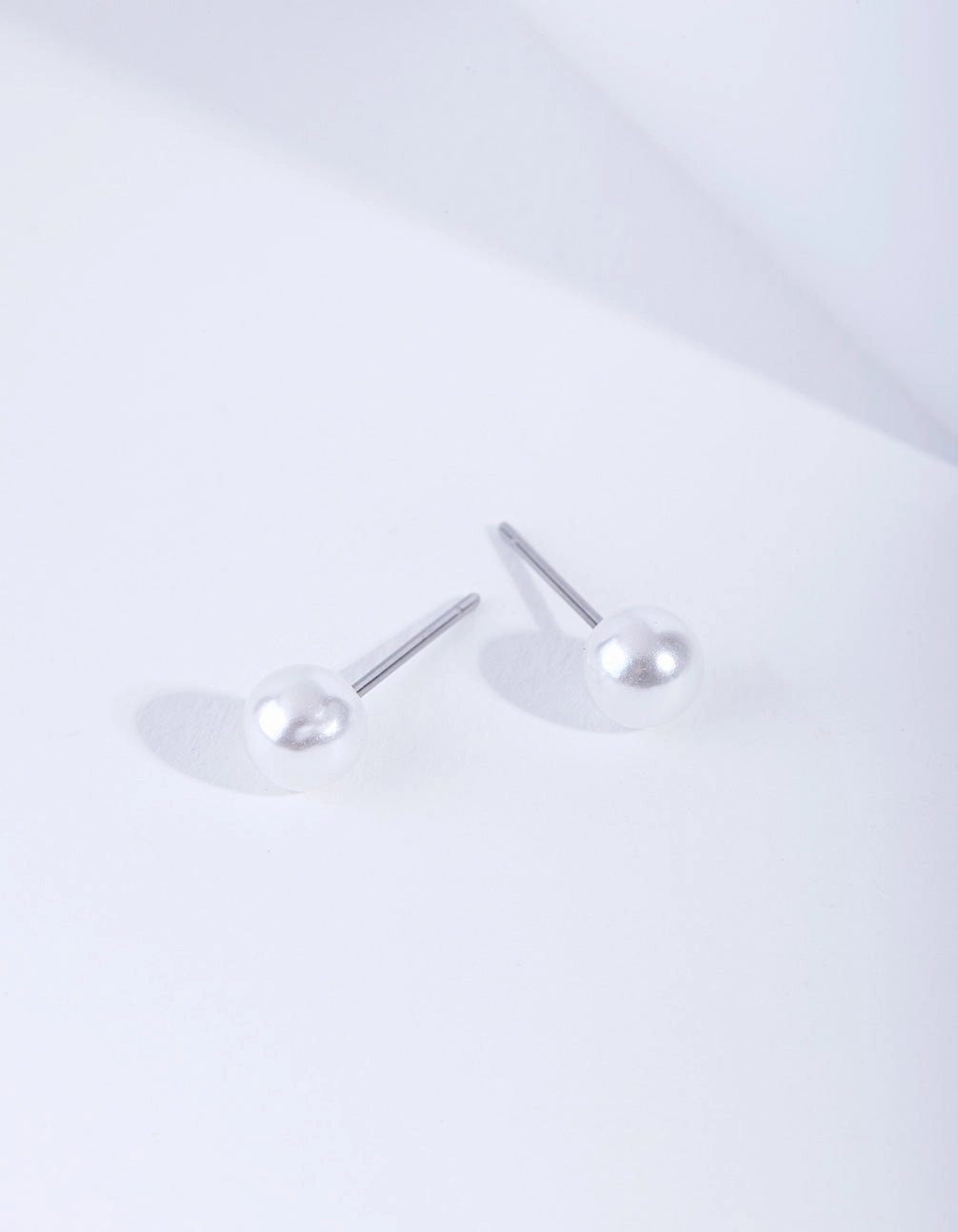 Stylish Adornment Luxurious Style 4mm Pearl Stud Earrings