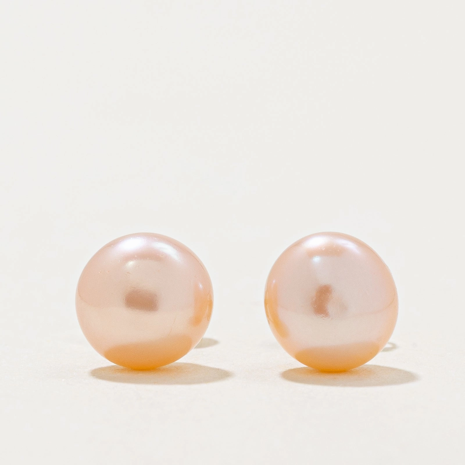 '100 Ways' Pink Pearl Studs | Sleek Mood