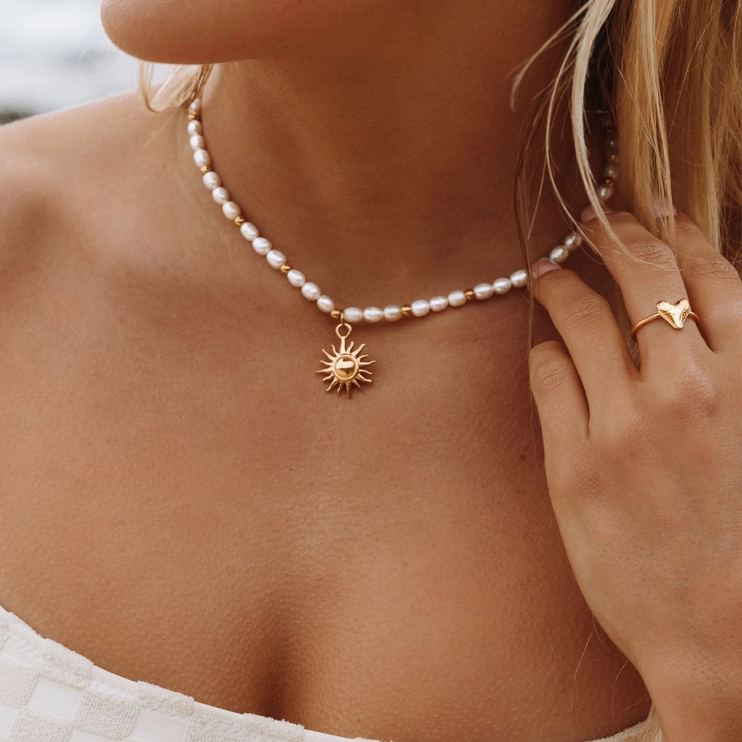 Minimalist Finish "Naoussa" Necklace Sophisticated Look