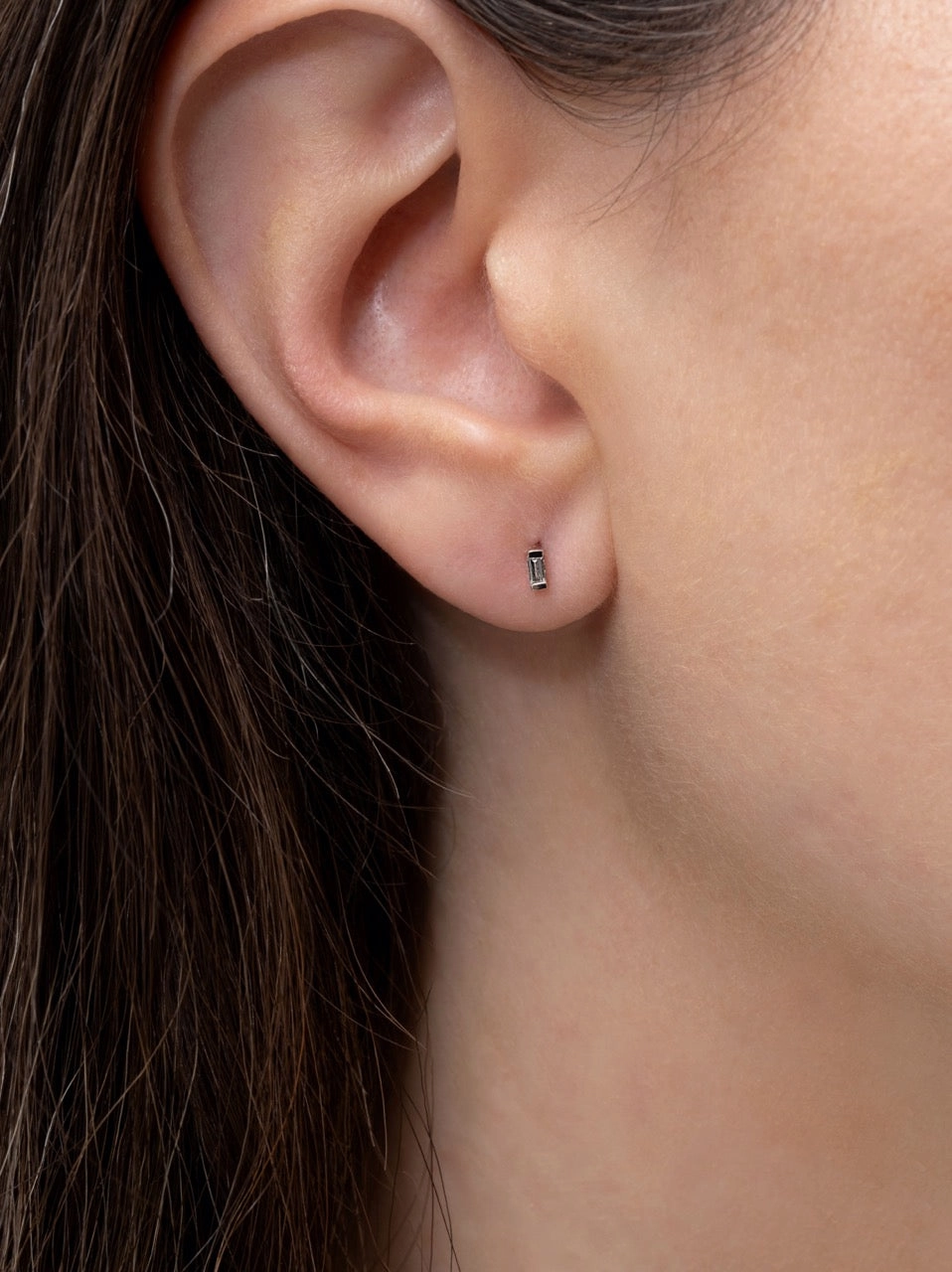 Polished Embellishment 14K Solid Gold Vivien Baguette Diamond Studs