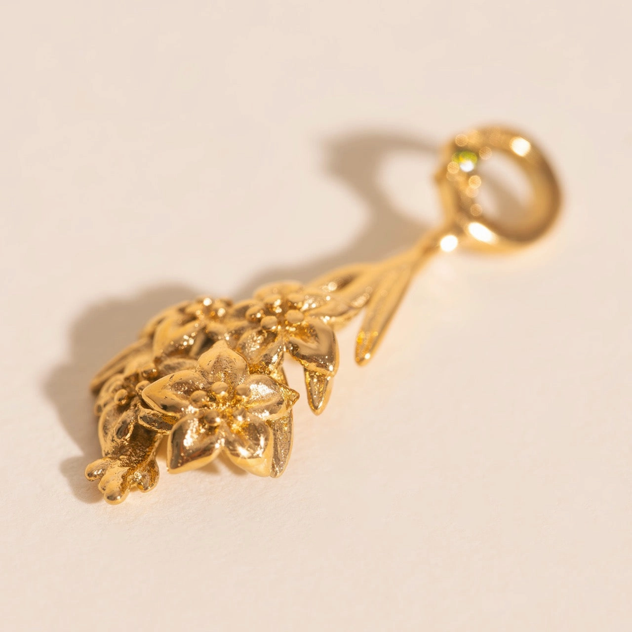 Luxury Glow Elegant Look August Gladiolus Birth Flower Necklace Charm