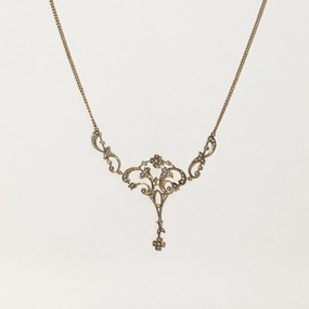 Luxurious Shine Comfortable Fit Antique Pearl Ornate Pendant Necklace | 18" |