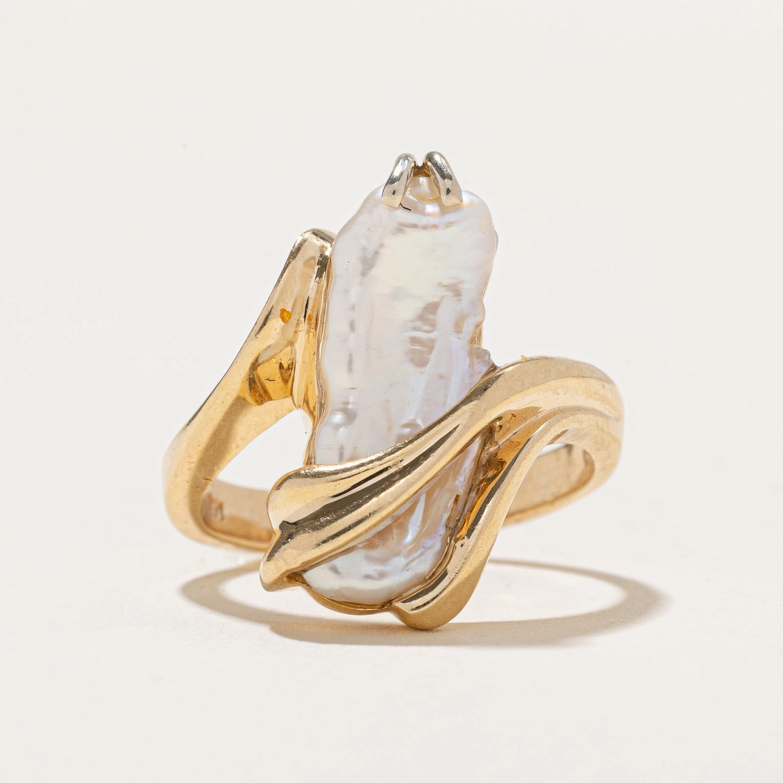 Sleek Mood Fashion Accessories Baroque Pearl Bypass Ring | SZ 7.25