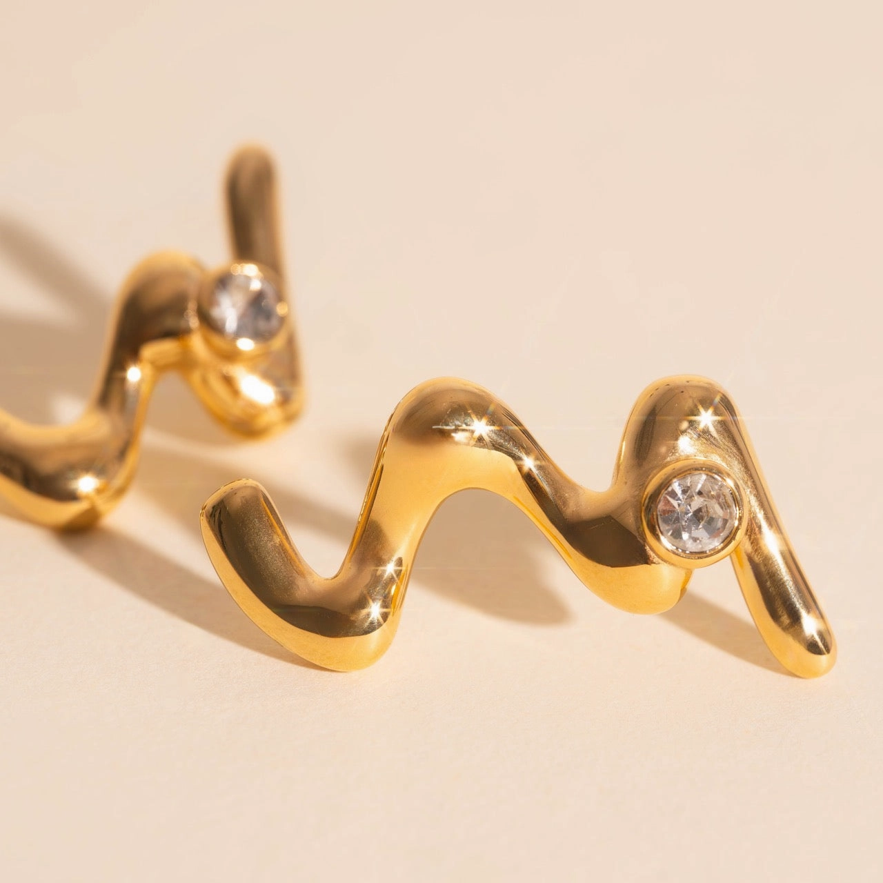 Wave Whisper Stud Earrings everyday elegance Gleaming Detail