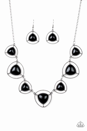 Perfect Style Paparazzi Accessories ? Make A Point - Black Necklace?Flat Rate Ship $4.50?