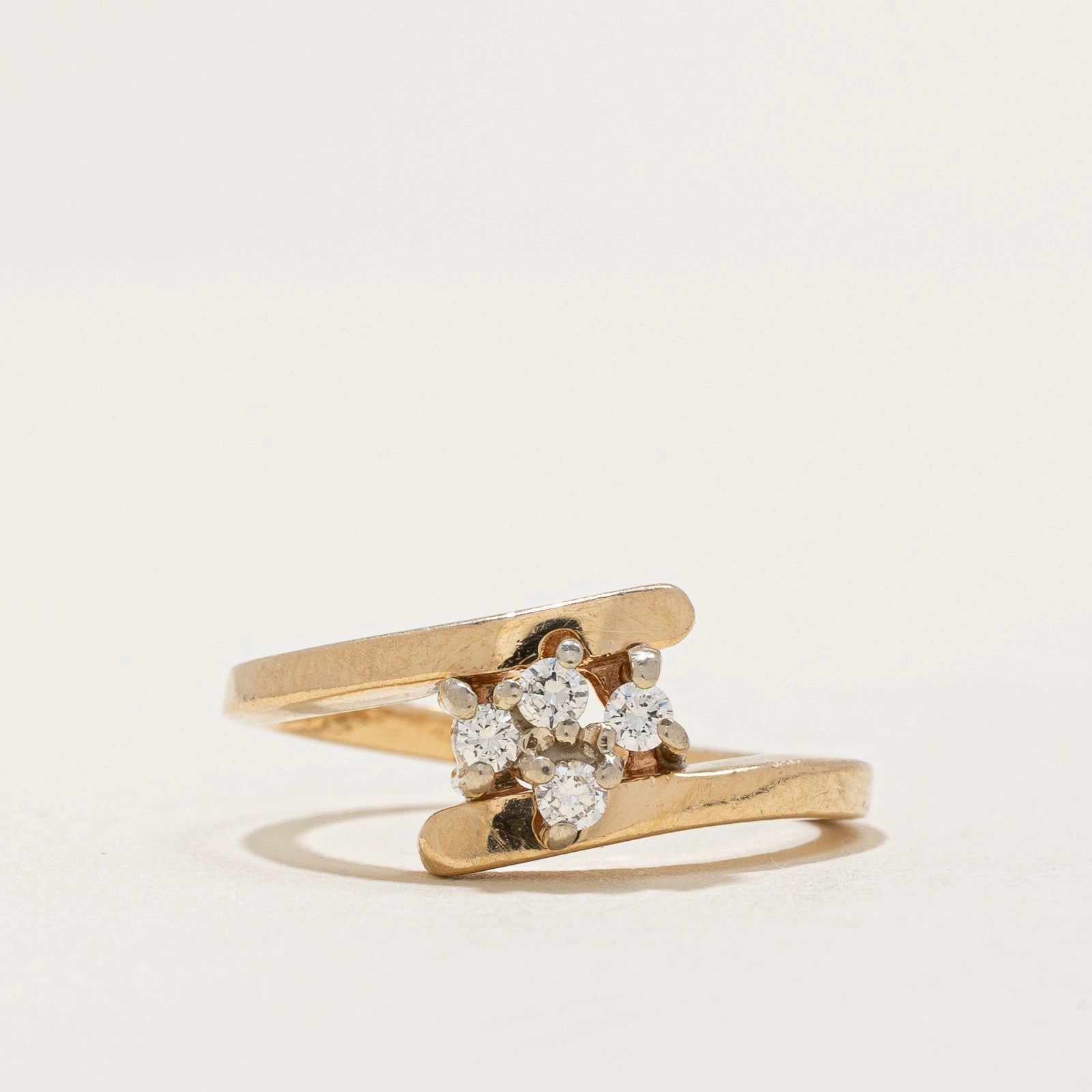 Cluster Diamond Cross Over Ring | 0.10ctw | SZ 6.25 Dramatic Touch Elegant Creations