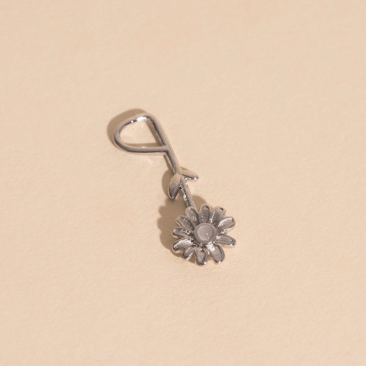 Dainty Daisy Necklace Charm Elite Detail Handcrafted Feel
