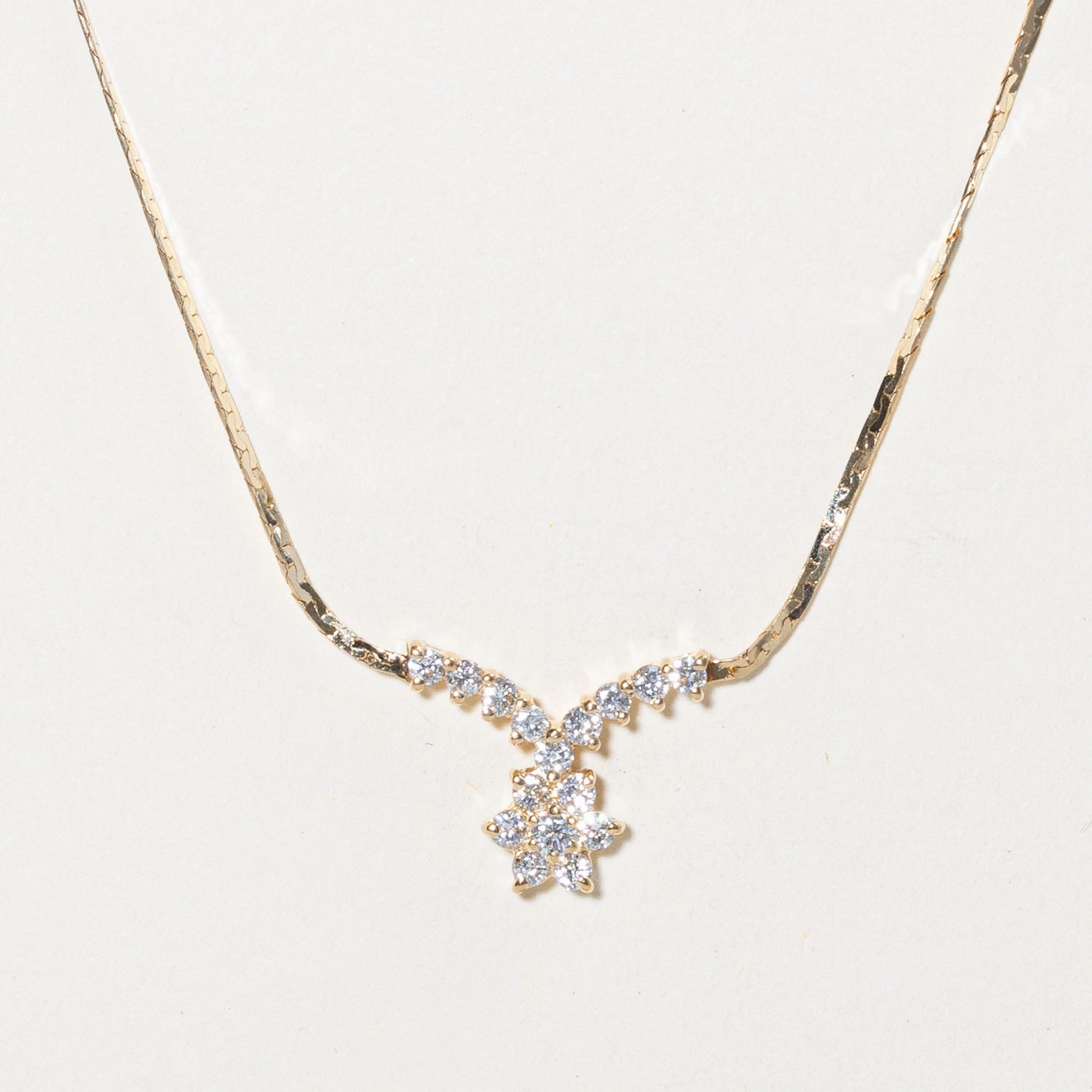 Easy Style Diamond Flower Pendant Necklace | 0.50ctw | 16" |