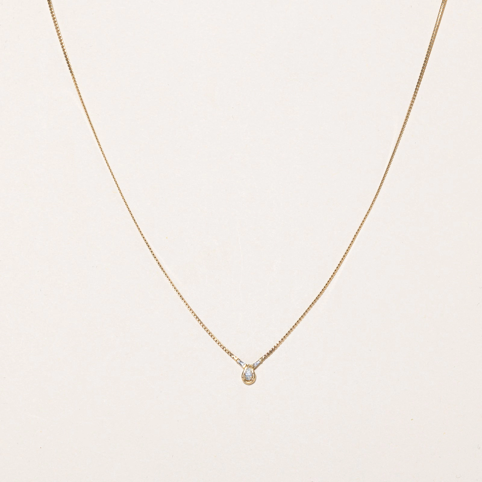 Minimal Accent Dazzling Style Diamond Necklace | 0.17ctw | 16" |