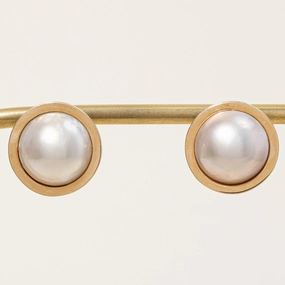 Mabe Pearl Button Earrings Modern Flair Gleaming Glow