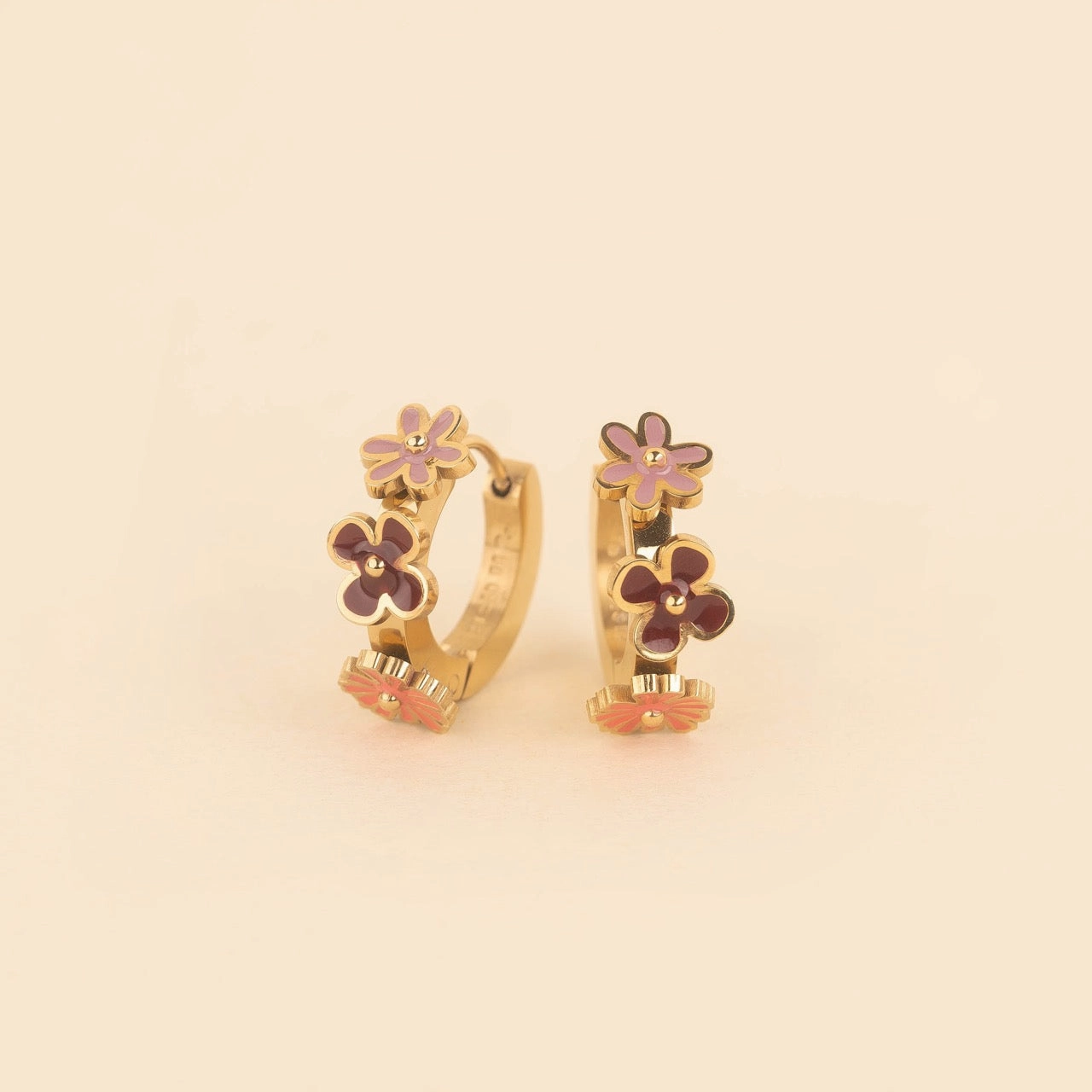 Flower 3D Huggie Hoop Earrings Structured Accent Modern feature