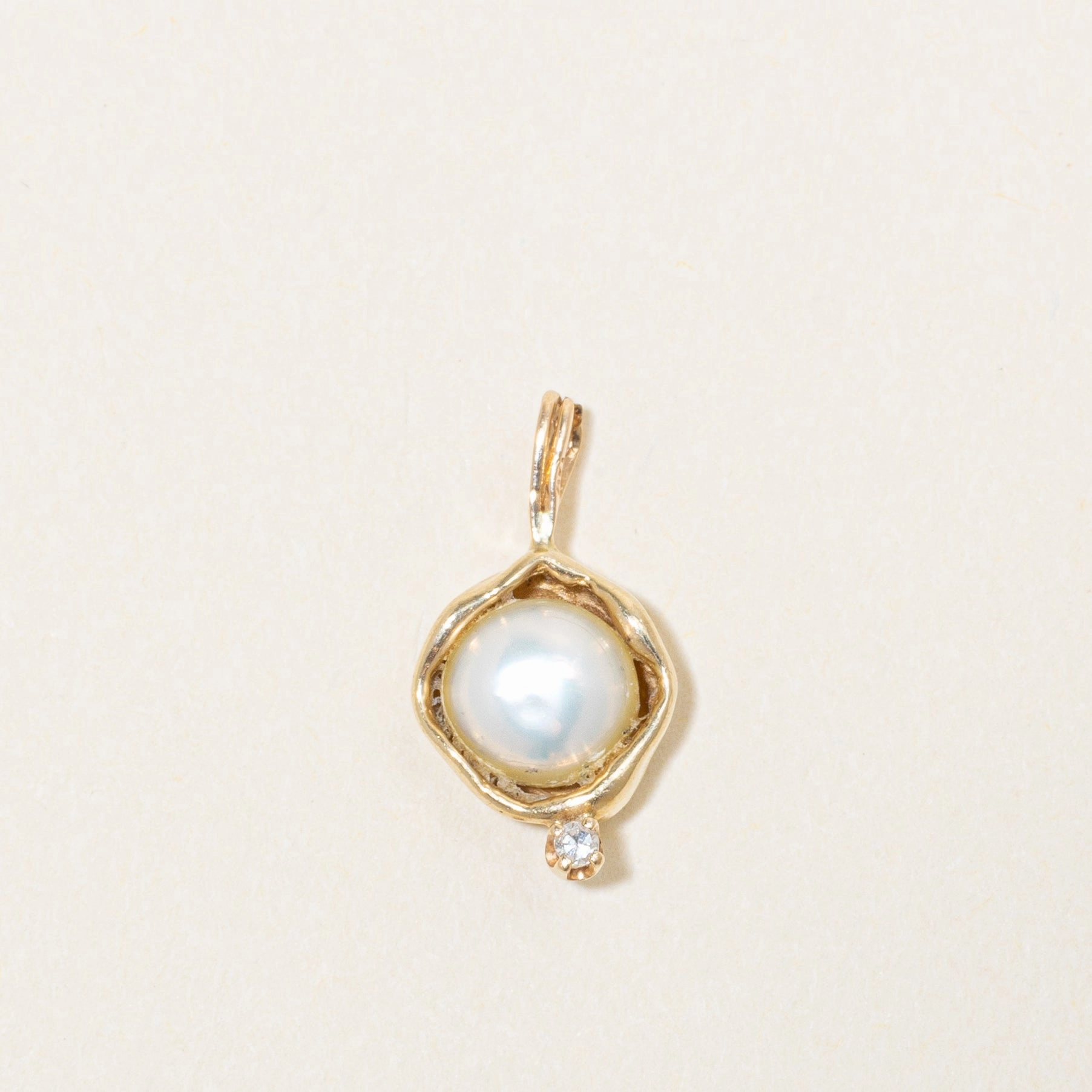 Bezel Set Pearl & Diamond Pendant | 0.005ct | Stylish Look Casual Outfit