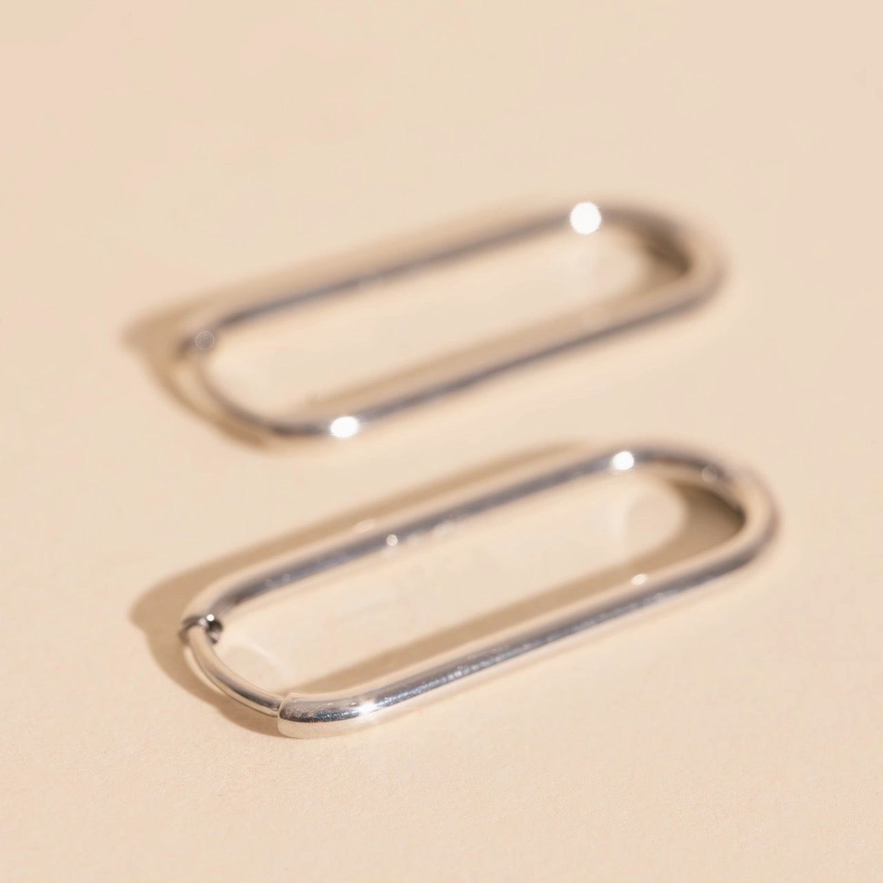 Lightweight Accent Thinny Rectangle Rounded Huggie Hoop Earrings