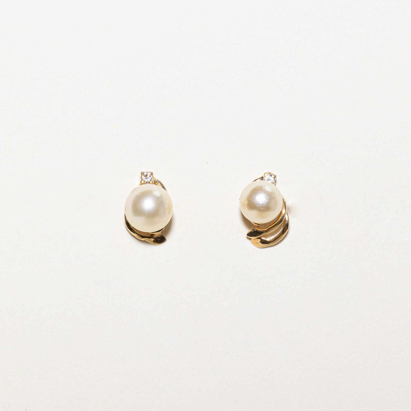 Elite Highlight Pearl & Diamond Stud Earrings | 0.04ctw