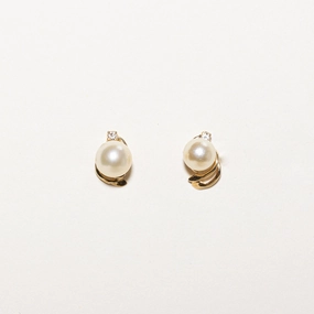 Elite Highlight Pearl & Diamond Stud Earrings | 0.04ctw