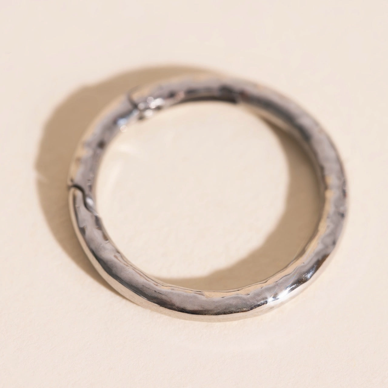 Hammered Circle Necklace Charm Clasp (18mm) Graceful Finish