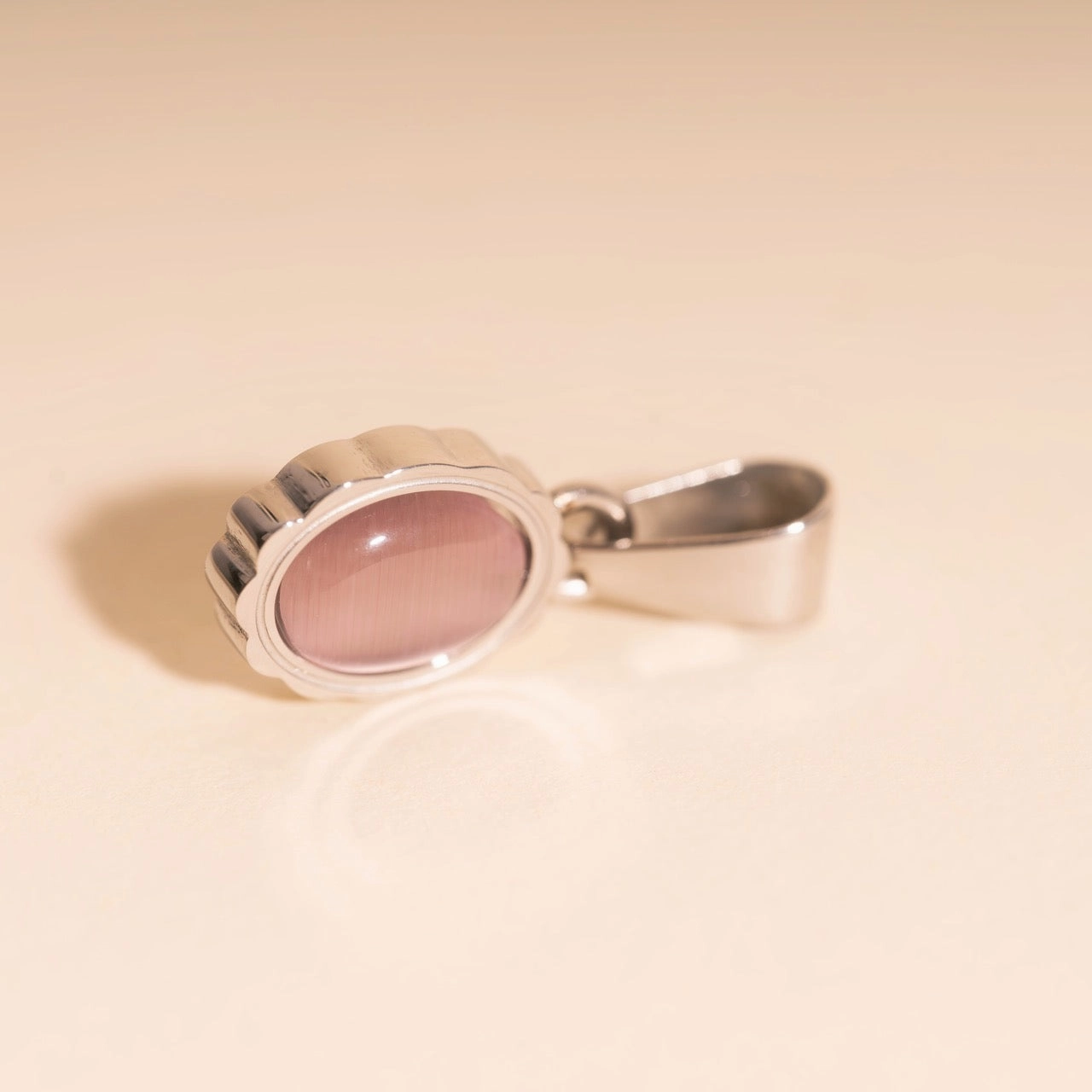 Delicate Piece Haze Oval Necklace Charm