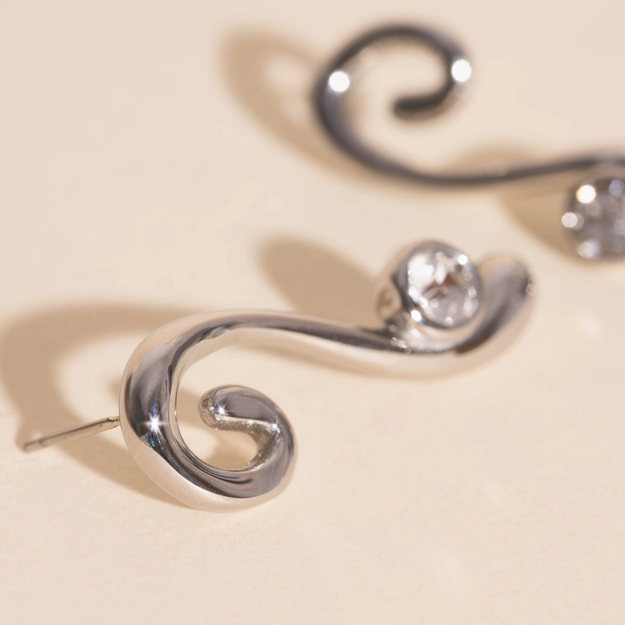 New Arrival Tide Twinkle Stud Earrings