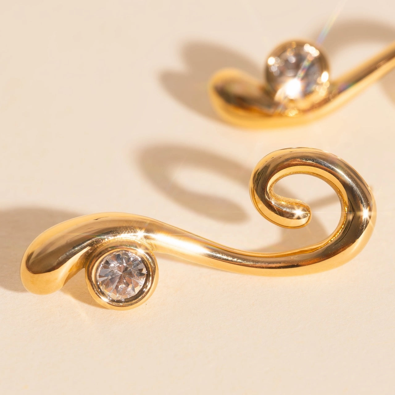 Tide Twinkle Stud Earrings Graceful Accessory