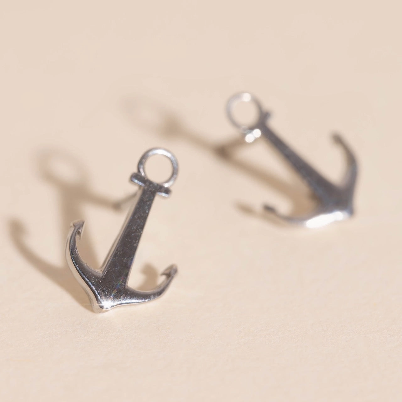 Glossy Look handmade touch Anchor Stud Earrings