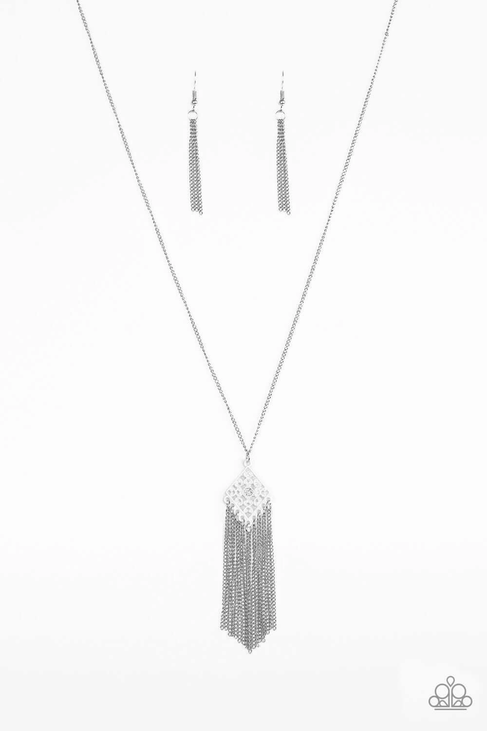 Paparazzi Accessories ? Color Me Capricious - White Necklace?Flat Rate Ship $4.50? Lively Touch