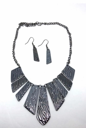 Paparazzi Accessories ? Texture Tigress - Black Necklace?Flat Rate Ship $4.50? Beautiful Piece For College