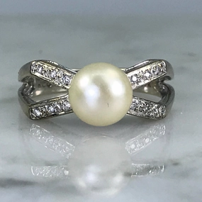 Sparkling Detail Gift Idea Pearl Diamond Engagement Ring. Bow Style. 14k White Gold. June Birthstone. 4th Anniversary Gift.