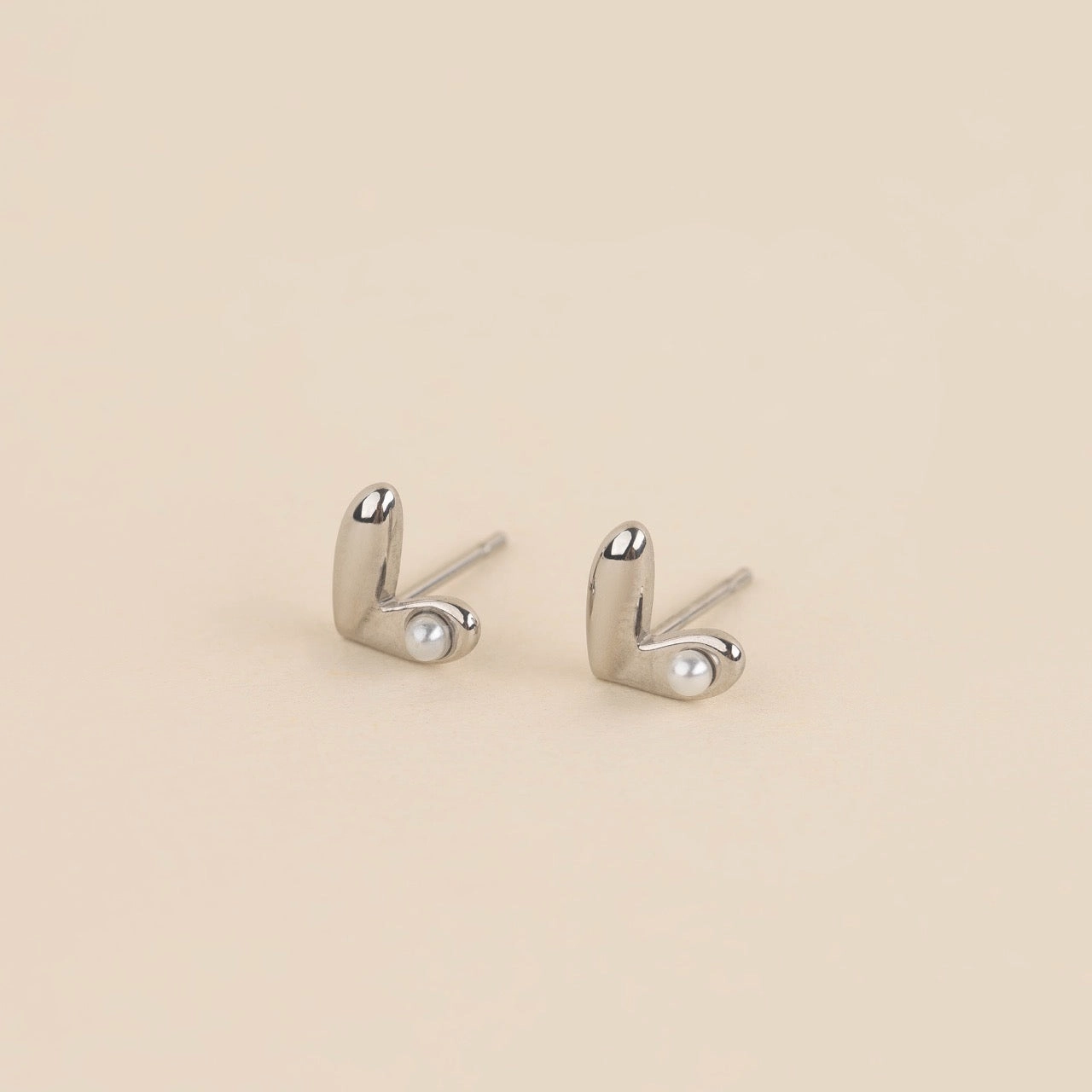 Pearl Heart Stud Earrings Lustrous Touch
