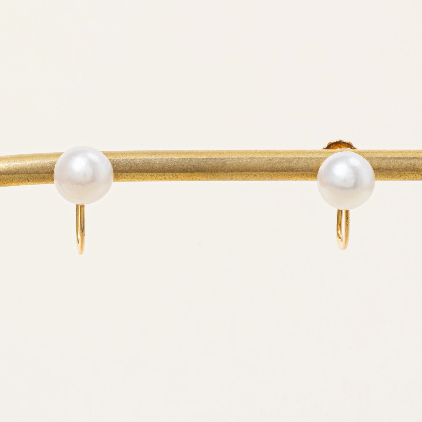 Layered Spark Radiant Radiance Pearl Screw Back Earrings