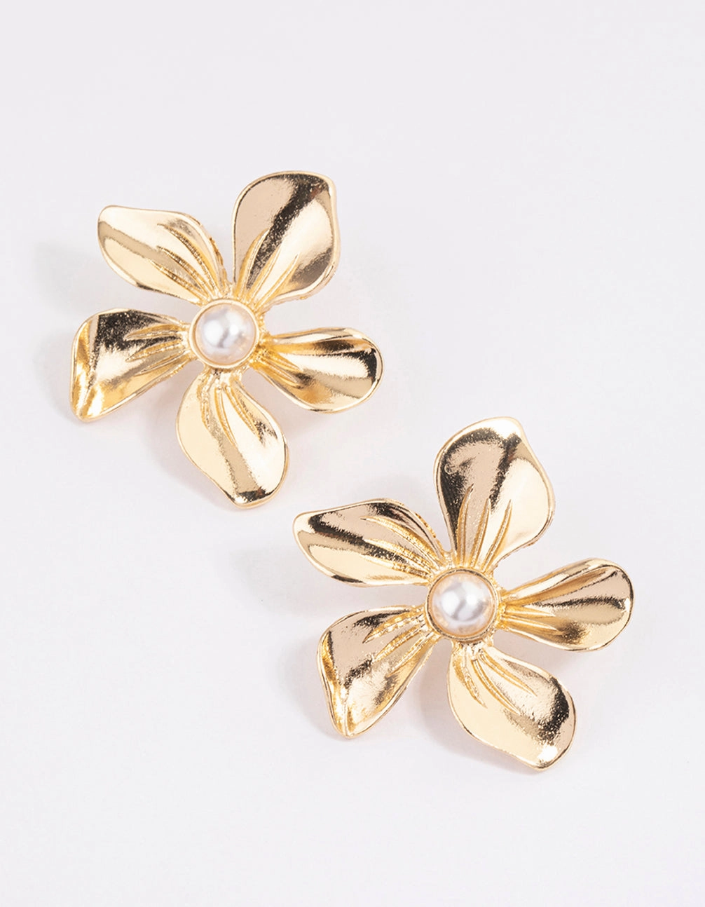 Lustrous Item Gold Large Basic Flower Stud Earrings