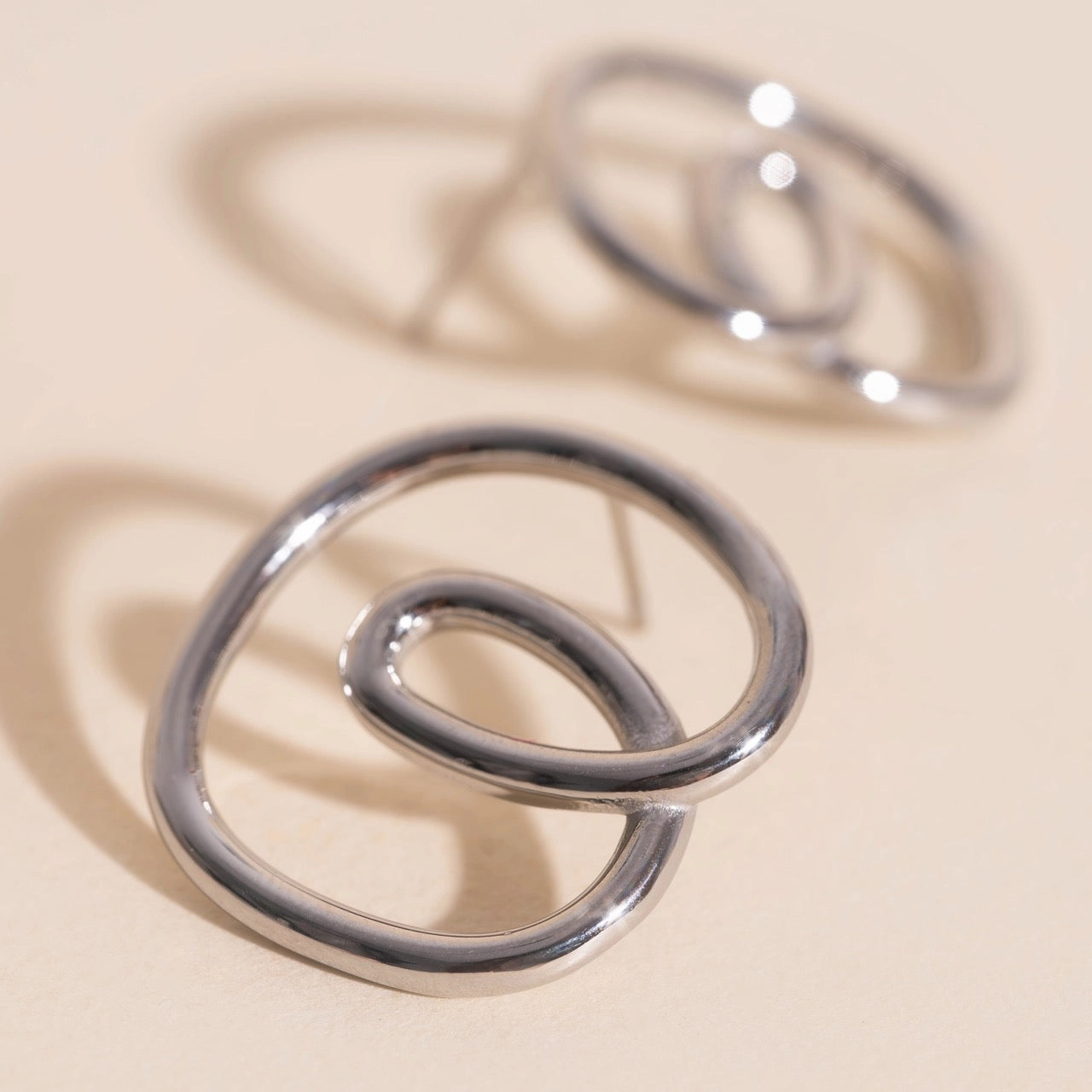 Chic Highlight Fall Vibes Rip Tide Stud Earrings