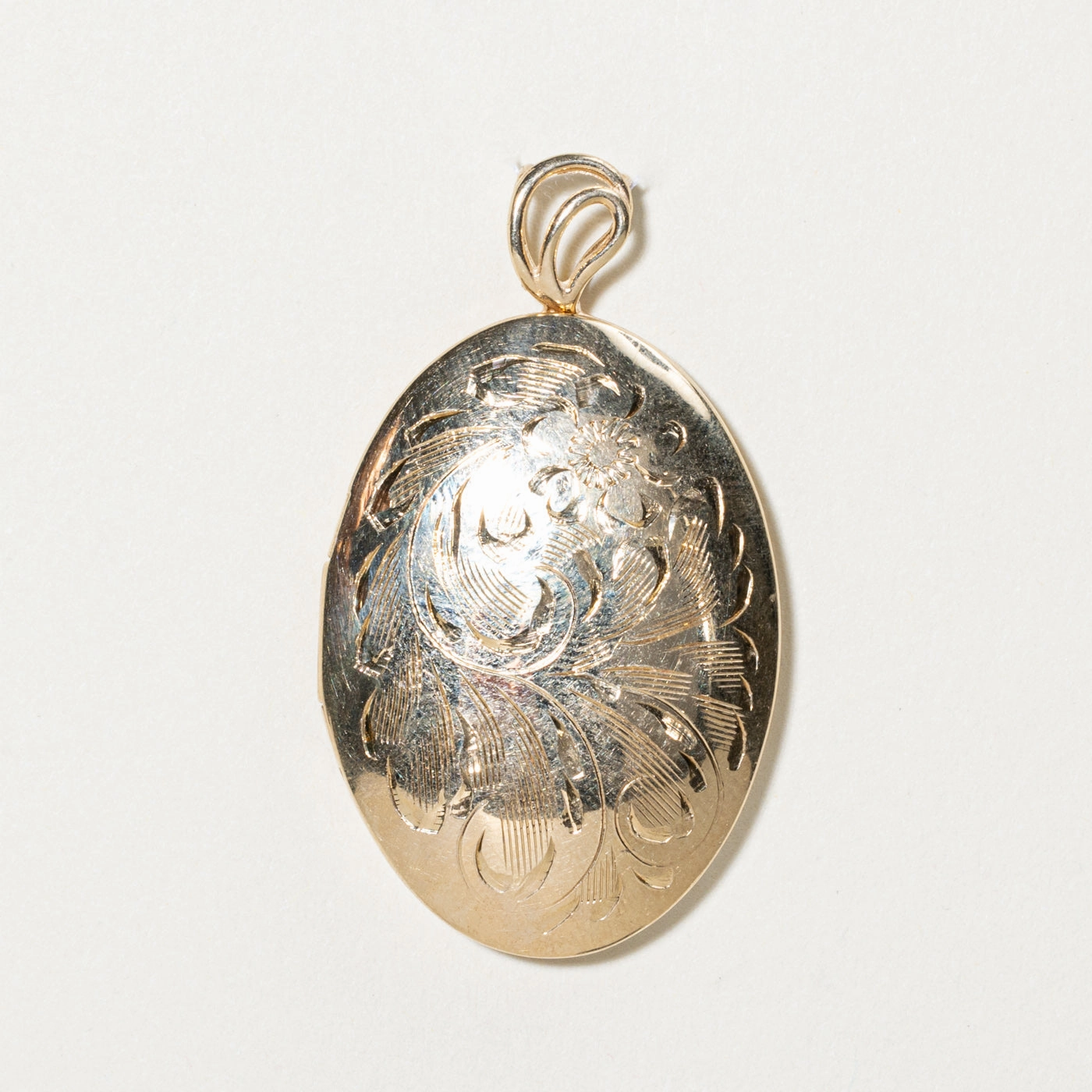 10k Yellow Gold Floral Engraved Locket Holiday Ready Elegant Mood