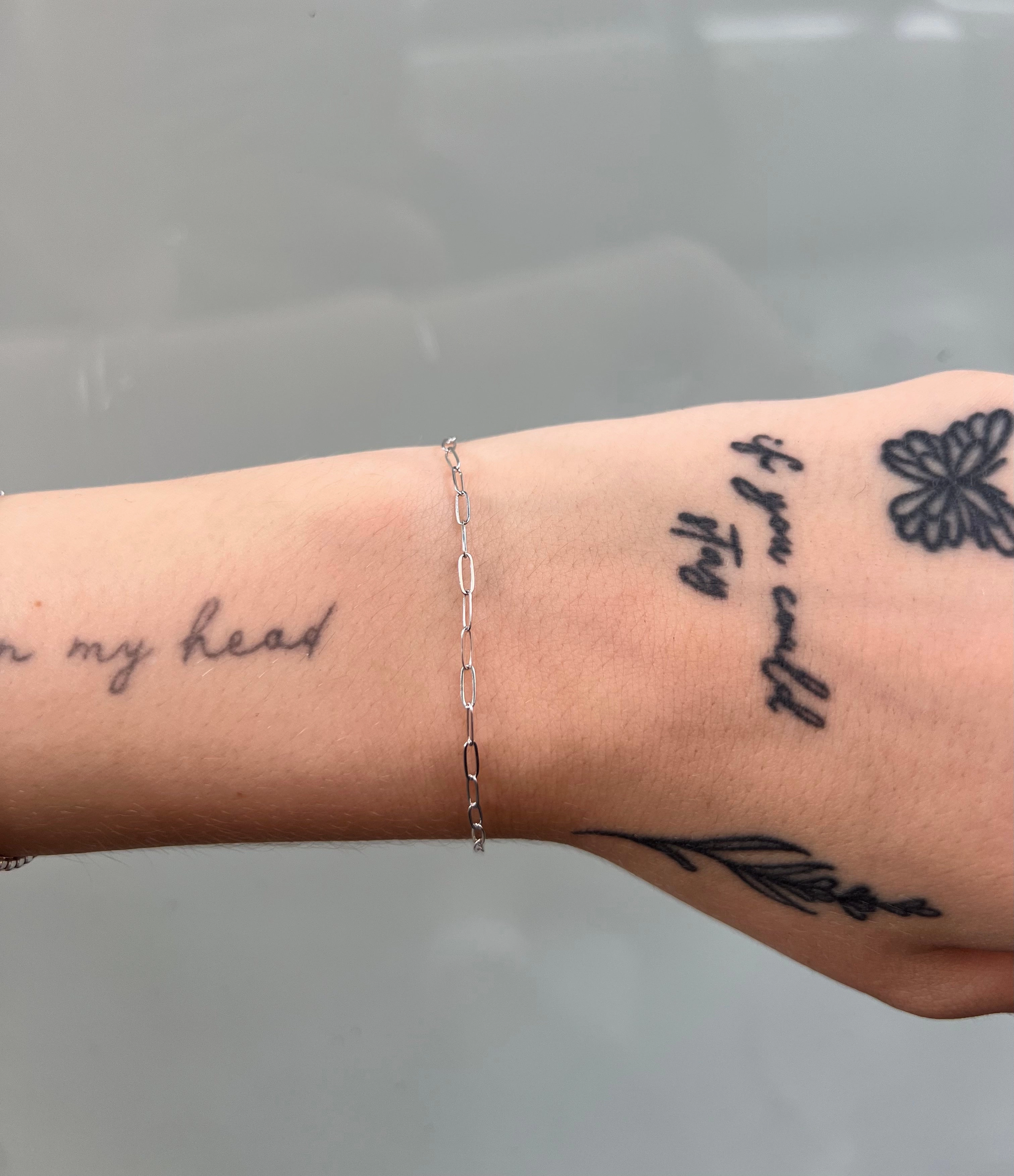 Paperclip (White Gold) Signature Feature