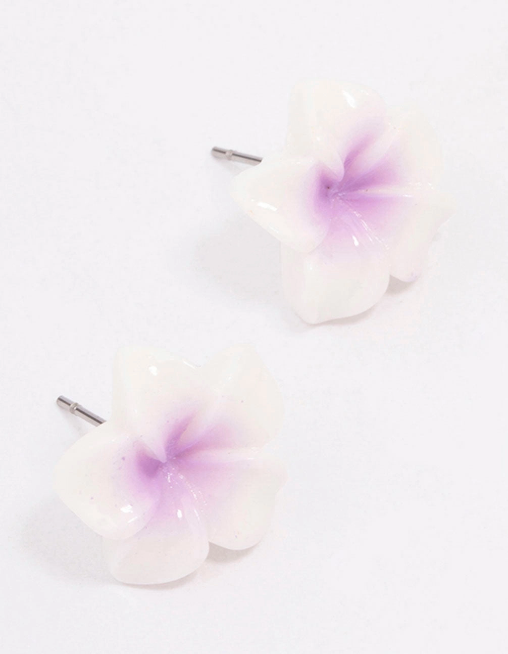 Tiny Accent Classic Detail Purple Frangipani Stud Earrings