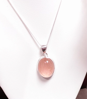 Simple Accessory Modern Youth Oval Rose Quartz Pendant In Classic Sterling Setting