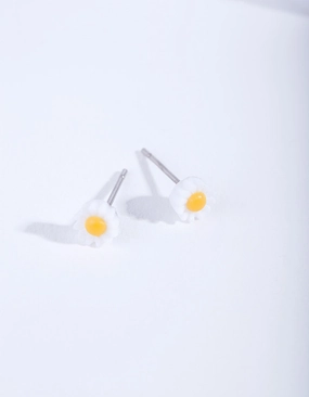 Graceful Ornament Small Daisy Stud Earrings