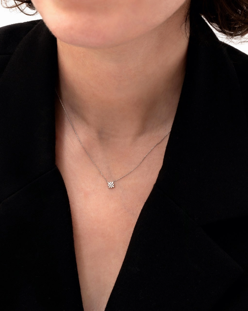 Lively Highlight Exclusive Style 14K Solid Gold Juliette Baguette Diamond Necklace