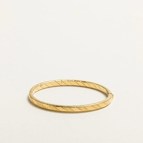 Casual Chic Textured Gold Bangle | 7"|