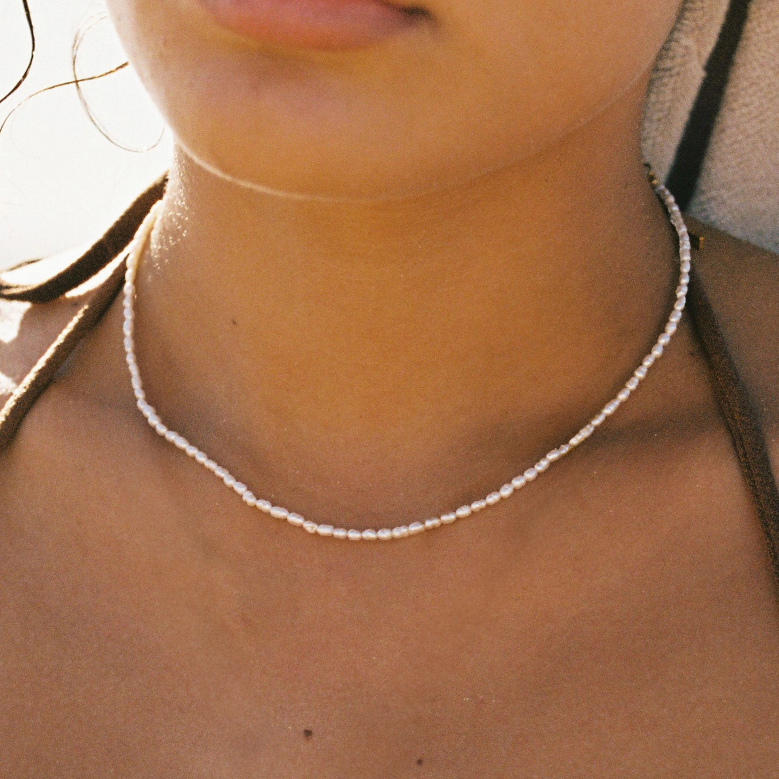 Clear Style Modern Mood Tiny Pearls Choker Chic Note