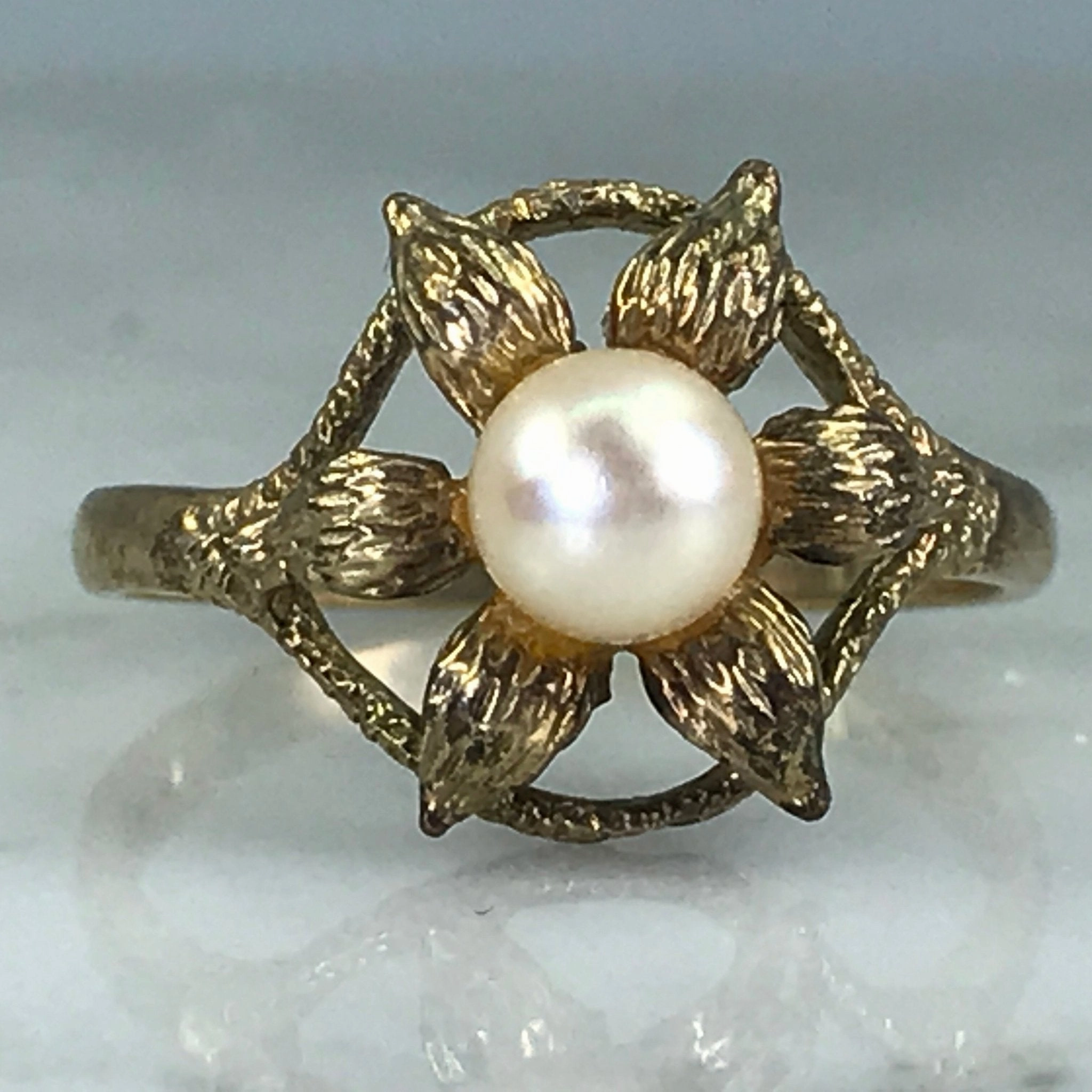 Vintage Pearl Flower Ring. 9k Yellow Gold. Full European Hallmark. June Birthstone. Circa 1978. Fashionable Look