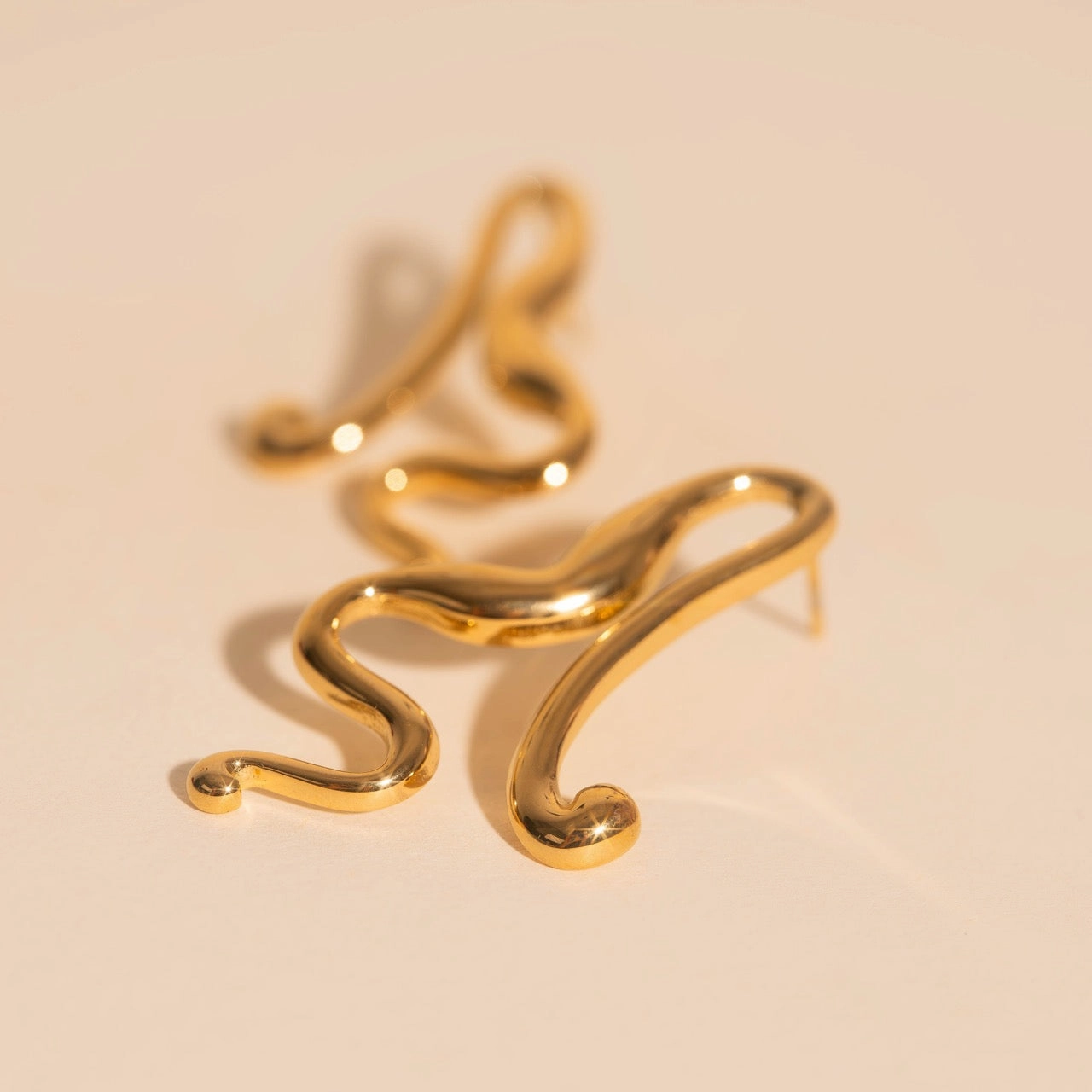 Natural Spark Untied Stud Earrings