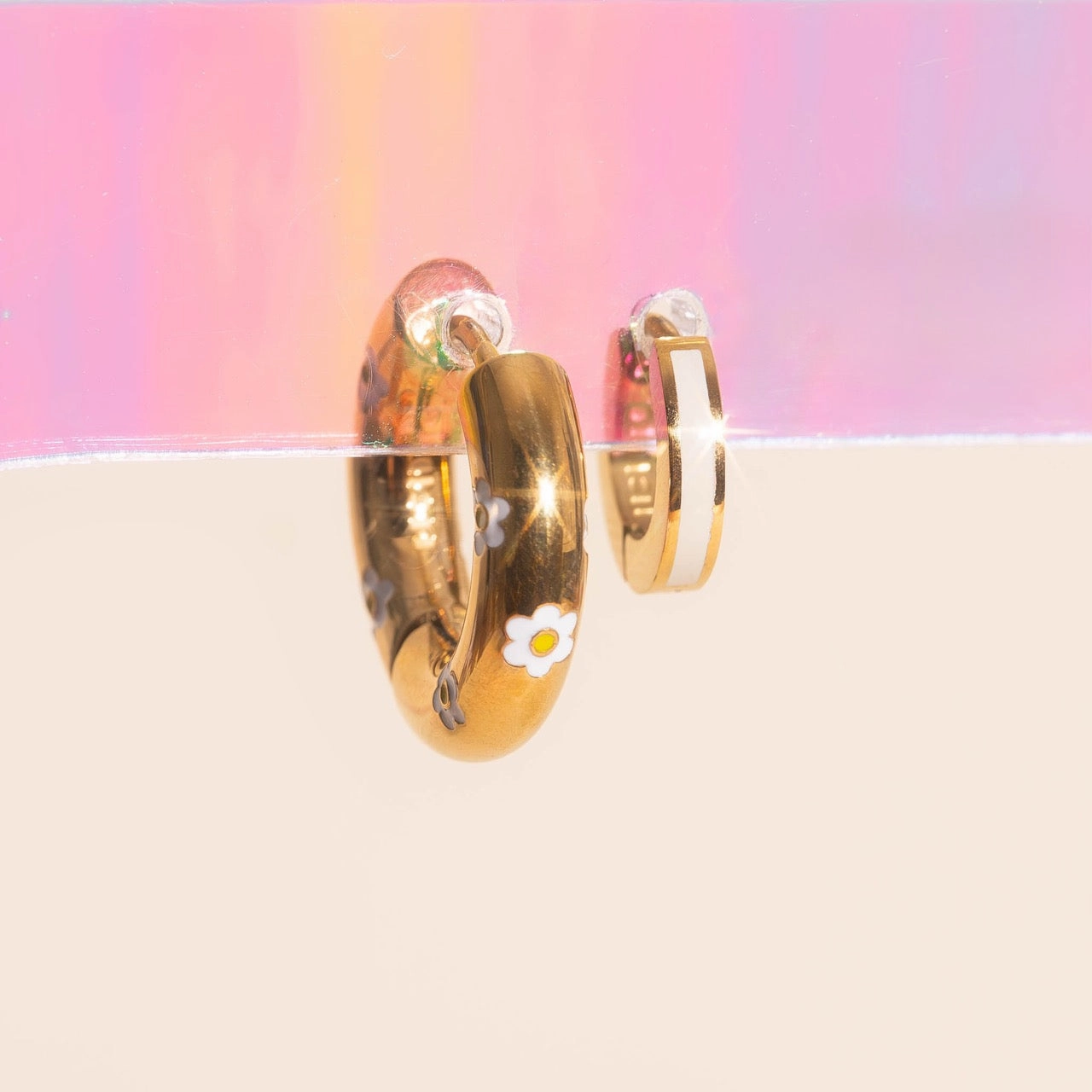 True Shine White & Yellow Daisy Stack Pack (2 item pairs)