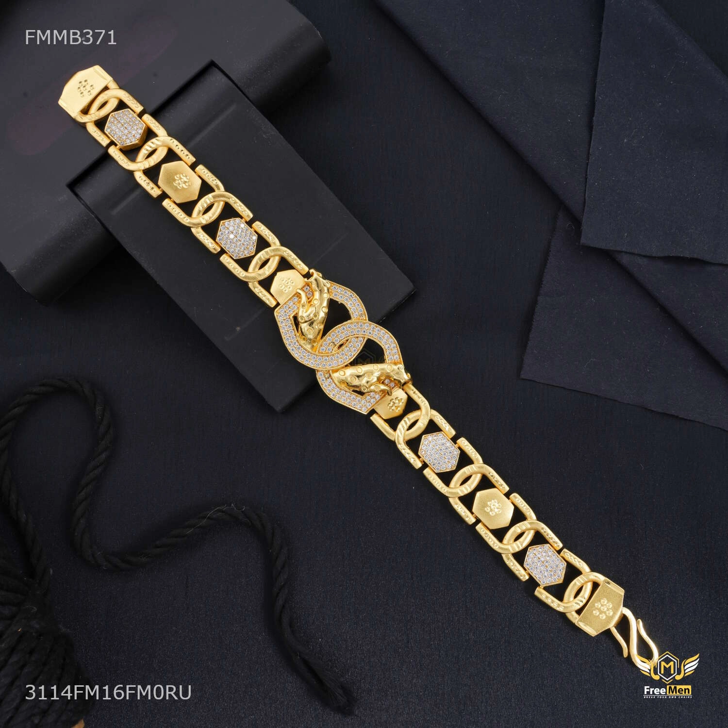 D cut AD with Jaguar Face Bracelet for Men - FMMB371 Legacy Piece